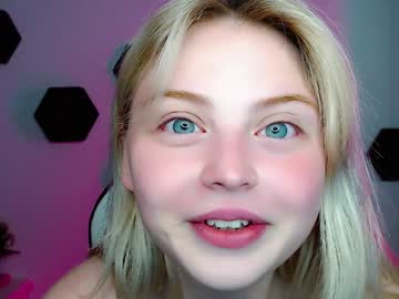 girl shy_blondiee image #3882630