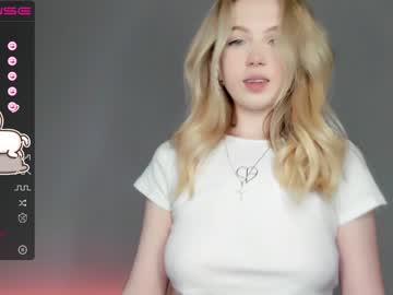 girl small_blondee image #3694308