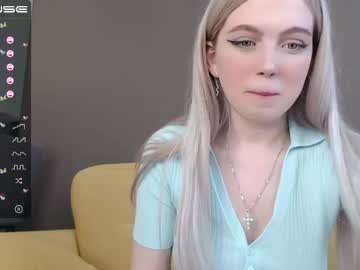 girl small_blondee image #1548297