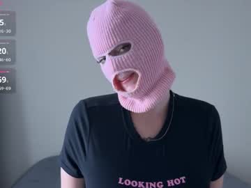 zoey_pink naked cam