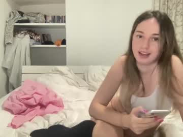 girl lilmills image #1013656