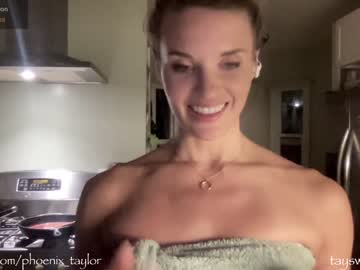 girl phoenix_taylor image #2430585