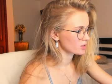 girl linellali image #3060064