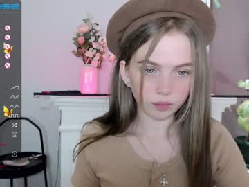 girl small_blondee image #2835403