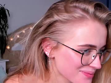girl linellali image #2670196