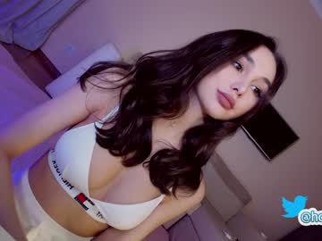 girl hollyextra image #2979156