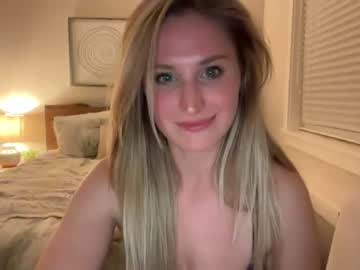 tillythomas naked cam