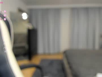 oliangeel naked cam