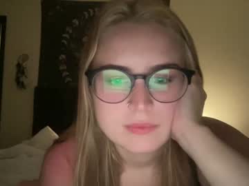 girl sarahmartin420 image #3931722
