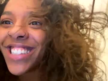 m3_pretty naked cam