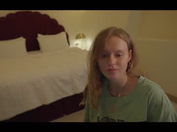 girl chillwithkira image #1494411