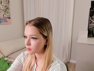 kimlewi naked cam
