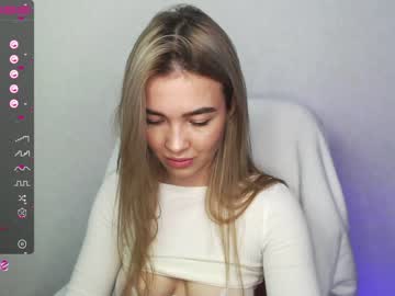 girl yourvirusqueen_ image #2199635