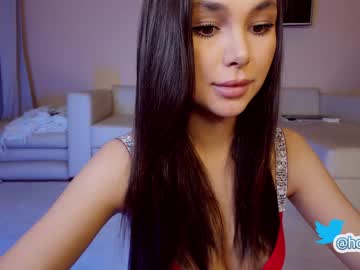 girl hollyextra image #3444454