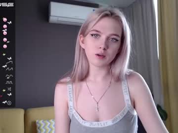 girl small_blondee image #1591203