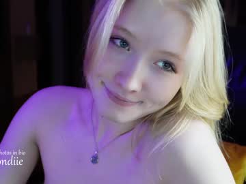 girl bestblondiiecb image #3823588