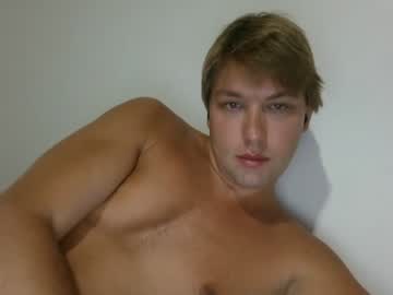 gjauqi naked cam