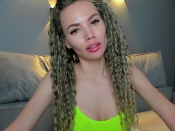 girl dontbeshybaby image #3642990