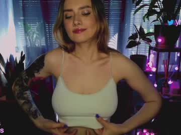 girl _yvie_ image #1930433
