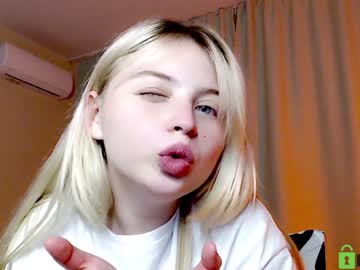 girl shy_blondiee image #3646967