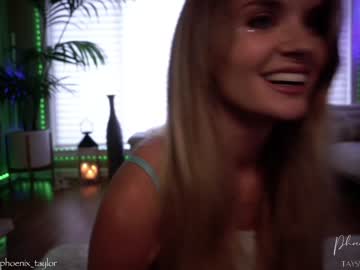 girl phoenix_taylor image #2652408