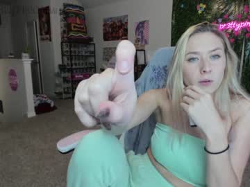 girl pr3ttyp1nkpussy image #2437364