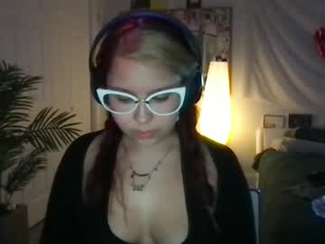 girl 40ozgoomba image #3953395