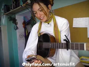girl artemisfit image #1394662