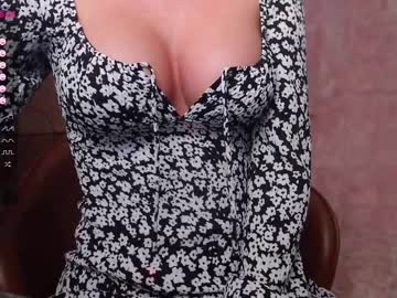girl welcome2pleasureland image #3173383