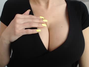 girl eat_mee_out image #1830087