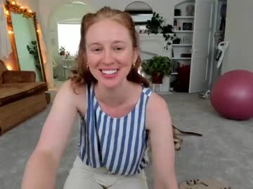 girl pretendlunch image #2104899