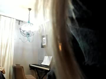 adele_b naked cam