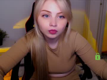 girl shy_blondiee image #3732521