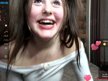 girl emilia_me image #925195