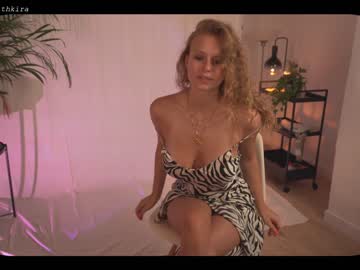 girl chillwithkira image #2055771