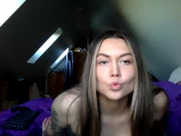 jesskissme naked cam