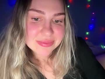 girl skylarpeachy image #4055625