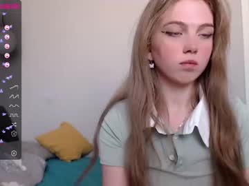 girl small_blondee image #1857067