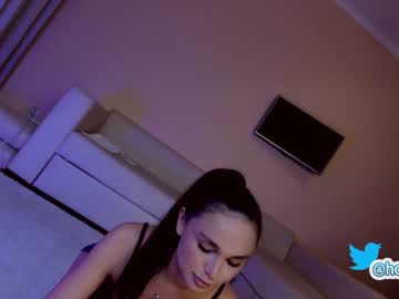 girl hollyextra image #3208733