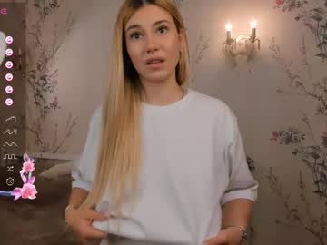 girl loraalvey image #4023863