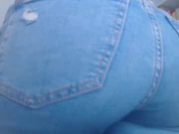 girl eat_mee_out image #2698026