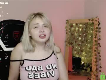 girl shy_blondiee image #3819178