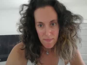 girl sixfootsiren image #4015740