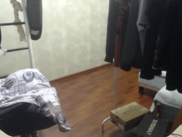 man holayvng image #3426