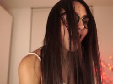 girl annie_dreams image #2436887