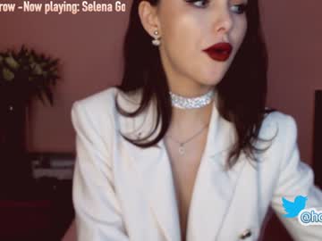 girl hollyextra image #2045710