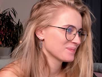 girl linellali image #2727995