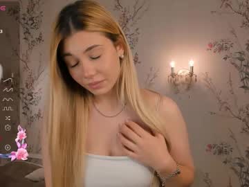 girl loraalvey image #4023874