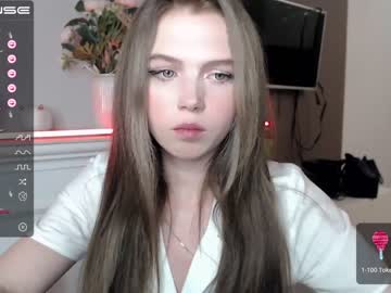 girl small_blondee image #2763836