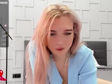 girl small_blondee image #1469360
